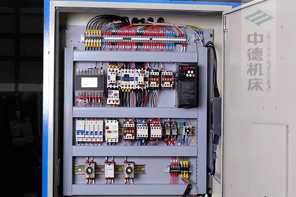 ZDS-2032采用正品電氣元件,裝有變頻驅動,控制精確,穩定耐用壽命長.jpg ZDS-2032采用正品電氣元件,裝有變頻驅動,控制精確,穩定耐用壽命長.jpg